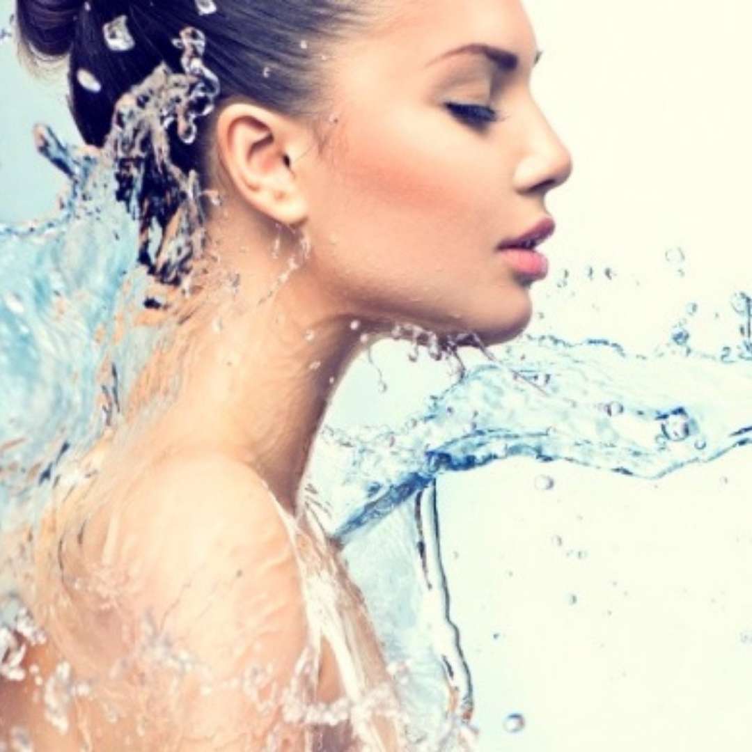 Beauty Water pH 6 con Acido Ialuronico: Idratazione Profonda per una Pelle Sana e Luminosa.